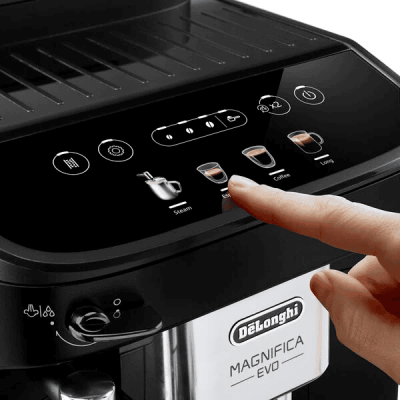 Máquina de café DeLonghi Magnifica Evo com painel tátil e interface em preto e branco