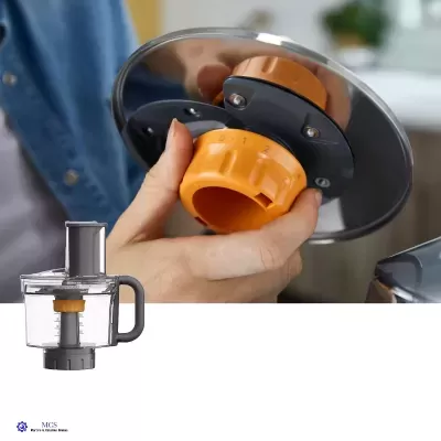 Depósito transparente para processador de alimentos com tampa metálica e peças laranja e preta