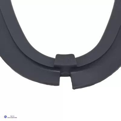 Junta de vedação em borracha preta com recorte central