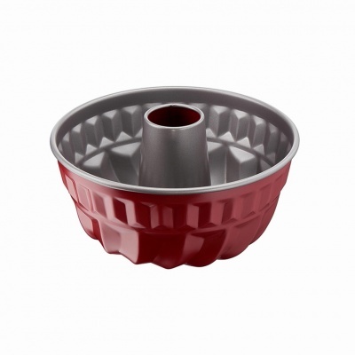 Forma de bolo tipo bundt vermelha com interior cinza e relevo