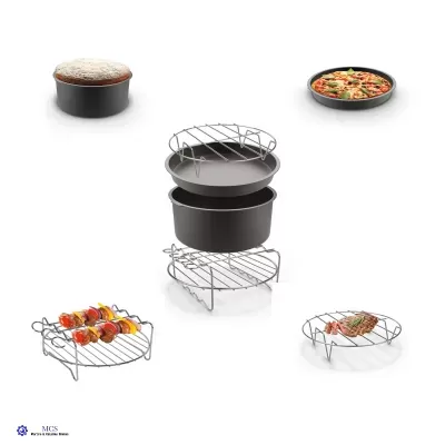 Acessórios de cozinha com bandejas metálicas, grelhas, forma para bolo e pizza