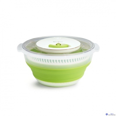 Escorredor de salada verde e branco com tampa transparente