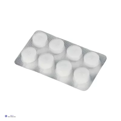 Blister com oito comprimidos brancos em plástico transparente e fundo metálico