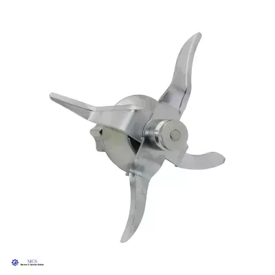 Lâminas metálicas para liquidificador em fundo branco