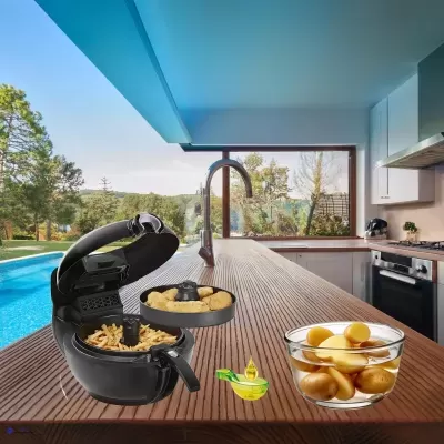 Frigideira elétrica preta e taça de vidro com batatas numa bancada de madeira em cozinha moderna com vista exterior