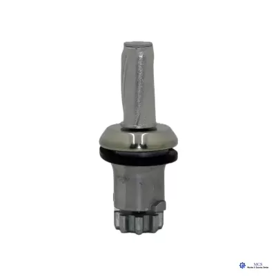 Peça metálica cilíndrica prateada com anel de vedação preto