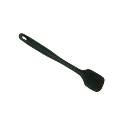 Espátula de cozinha preta em fundo branco