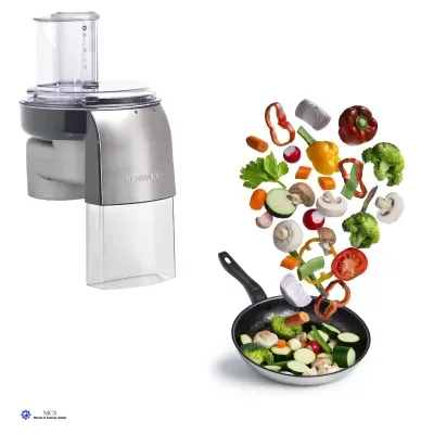 Robot de cozinha Kenwood em aço inox com legumes coloridos a voar de uma frigideira preta