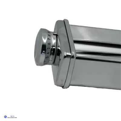 Radiador metálico prateado com botão numerado rotativo