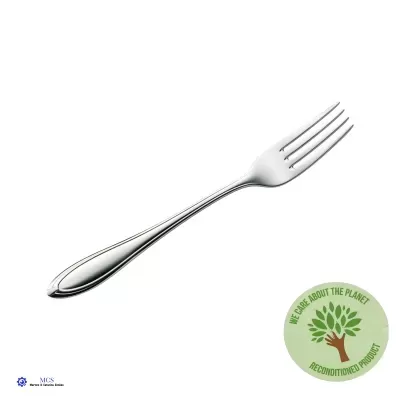 Garfo de metal prateado com selo ecológico verde