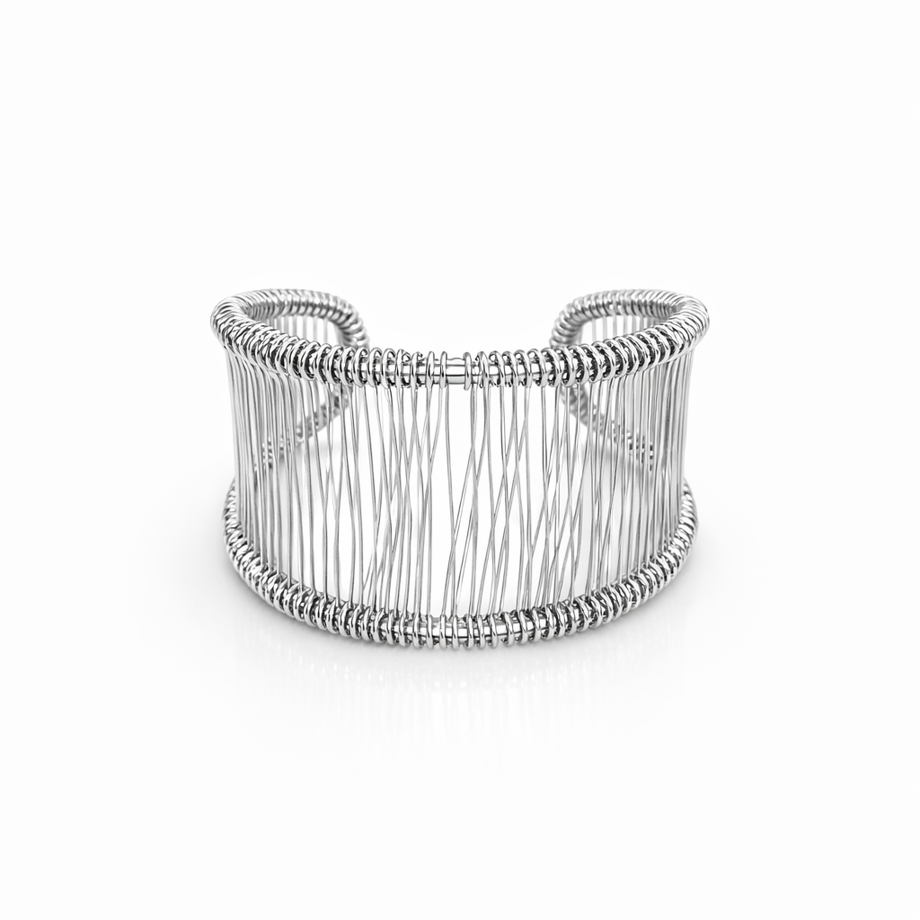 Pulseira em metal prateado com fios finos entrelaçados