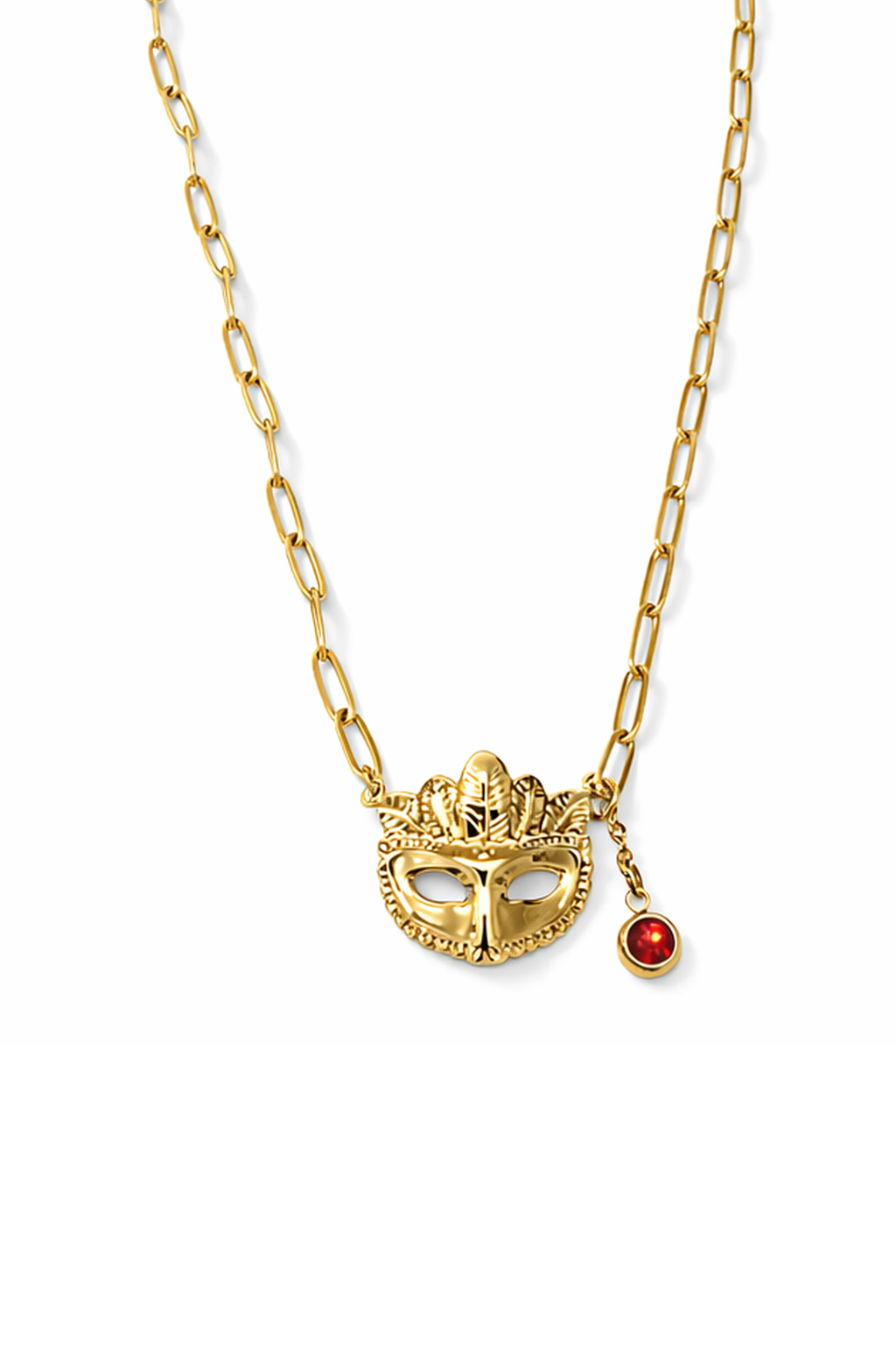Colar dourado com pendente de máscara e pedra vermelha