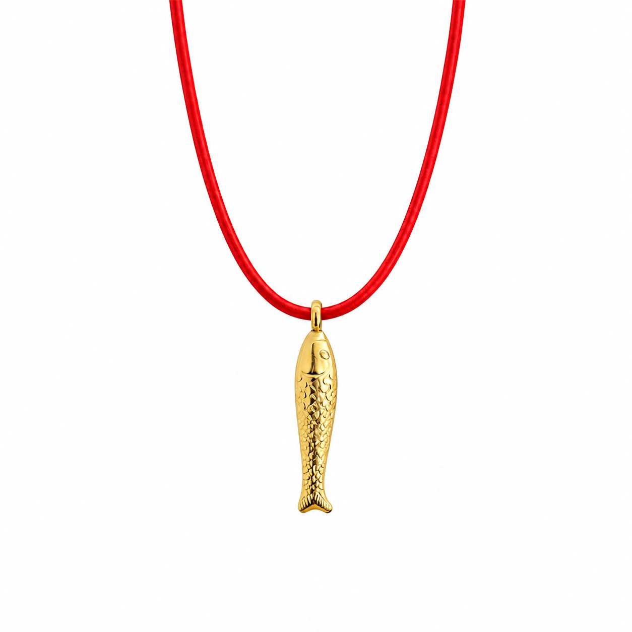Colar com pendente de peixe dourado e cordão vermelho