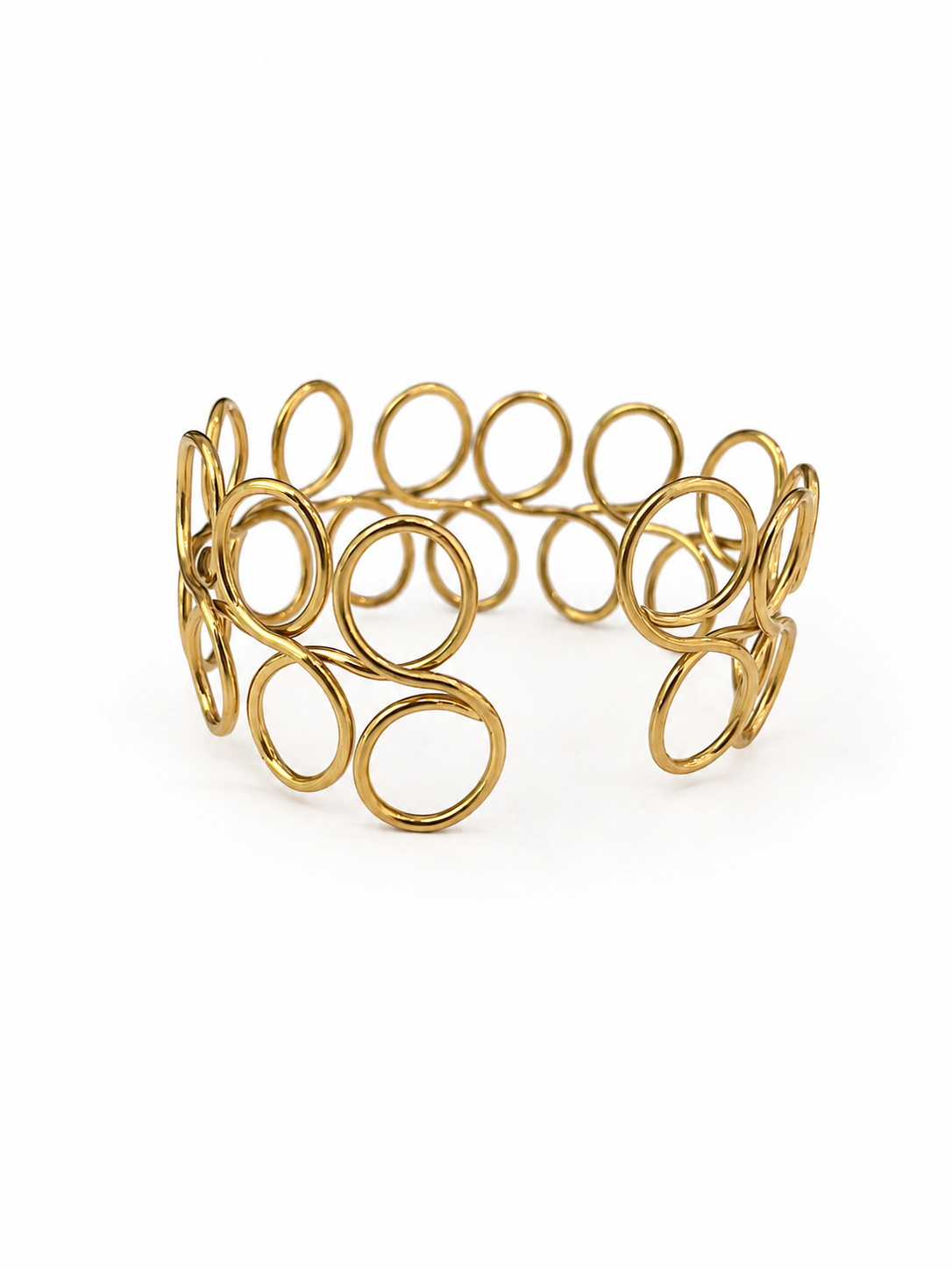 Pulseira dourada de anéis metálicos interligados em padrão circular