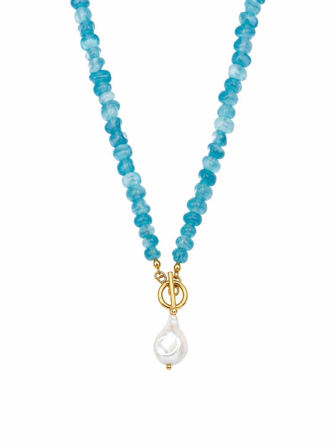 Colar com contas azuis, fecho dourado e pendente perolado branco