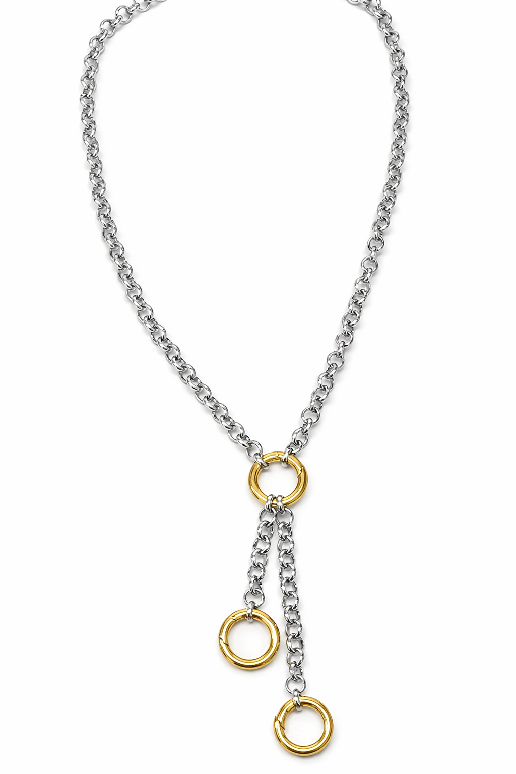 Colar prata com argolas douradas penduradas