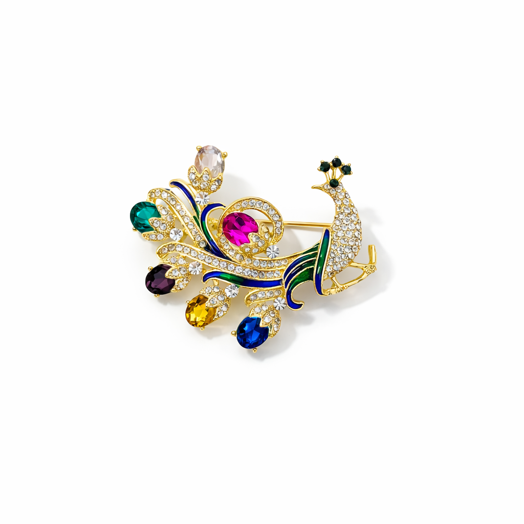 Broche de pavão dourado com pedras coloridas e detalhes em esmalte