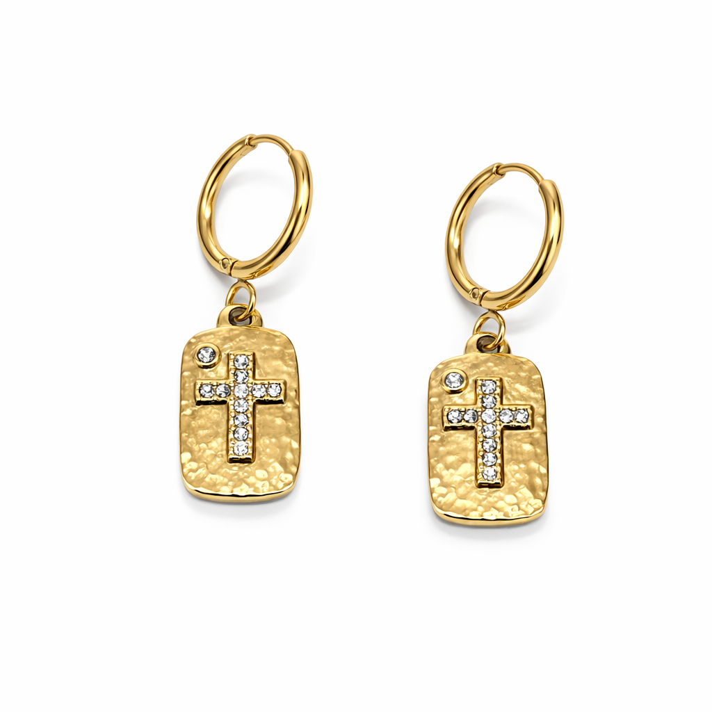 Brincos dourados com pendentes retangulares e cruzes de pedras brilhantes