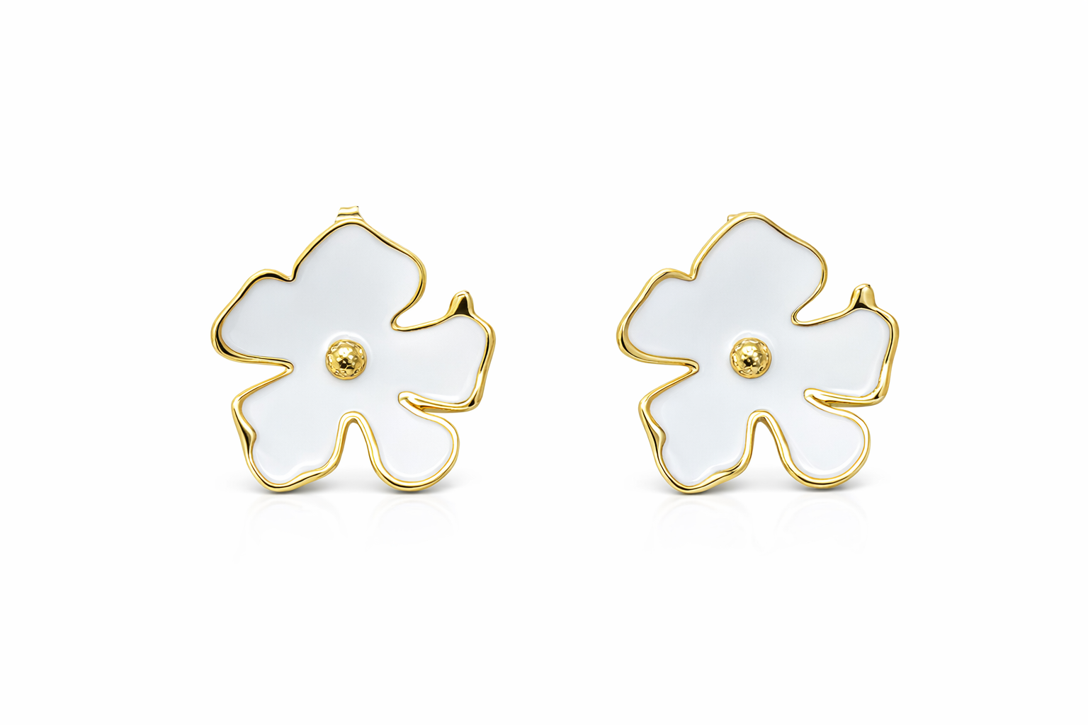 brincos flor dourados com interior branco