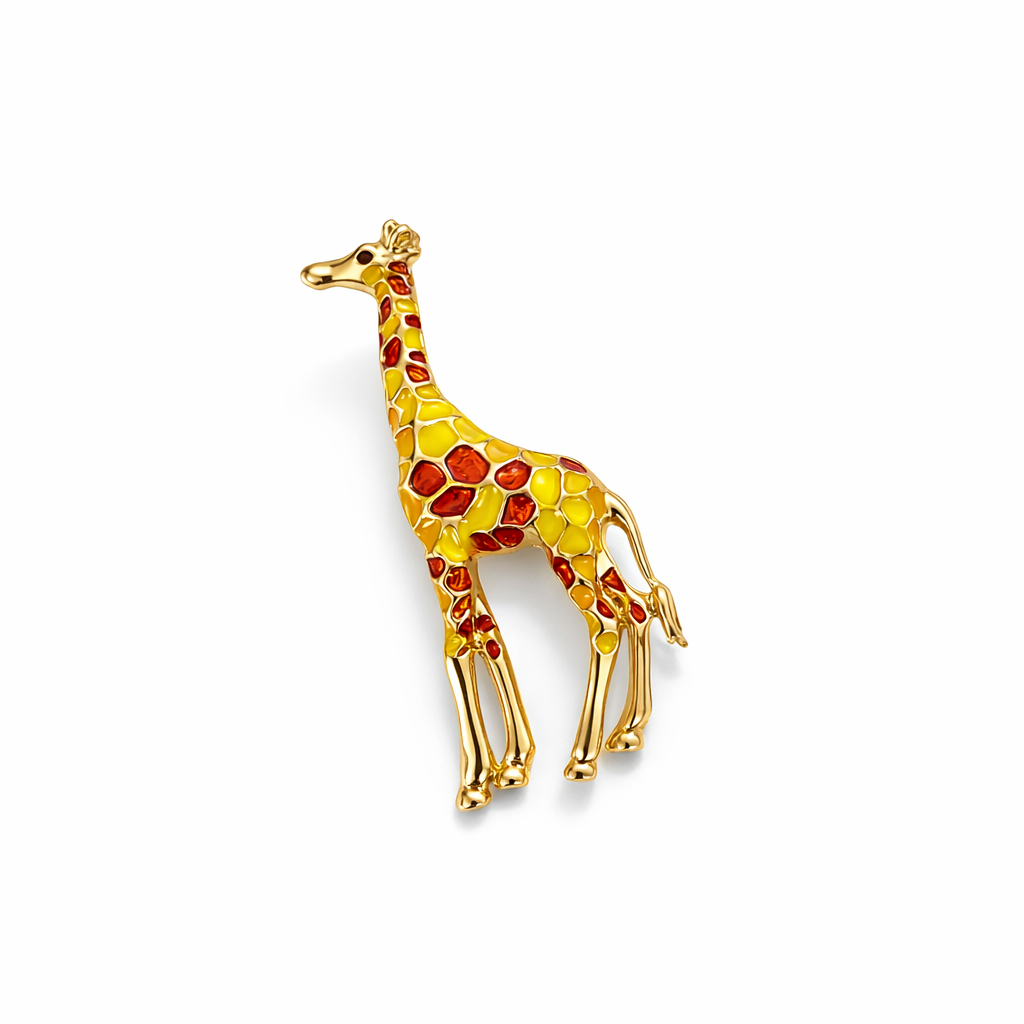 Broche dourado em forma de girafa com detalhes em amarelo e vermelho