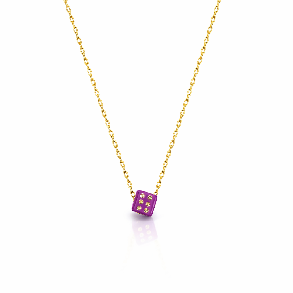 Colar dourado com pendente dado roxo