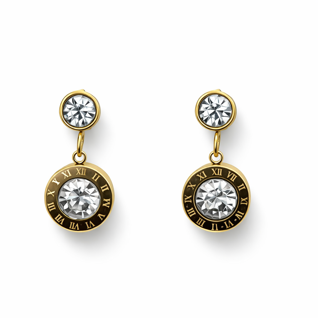 Brincos dourados com pedras brancas e números romanos no aro