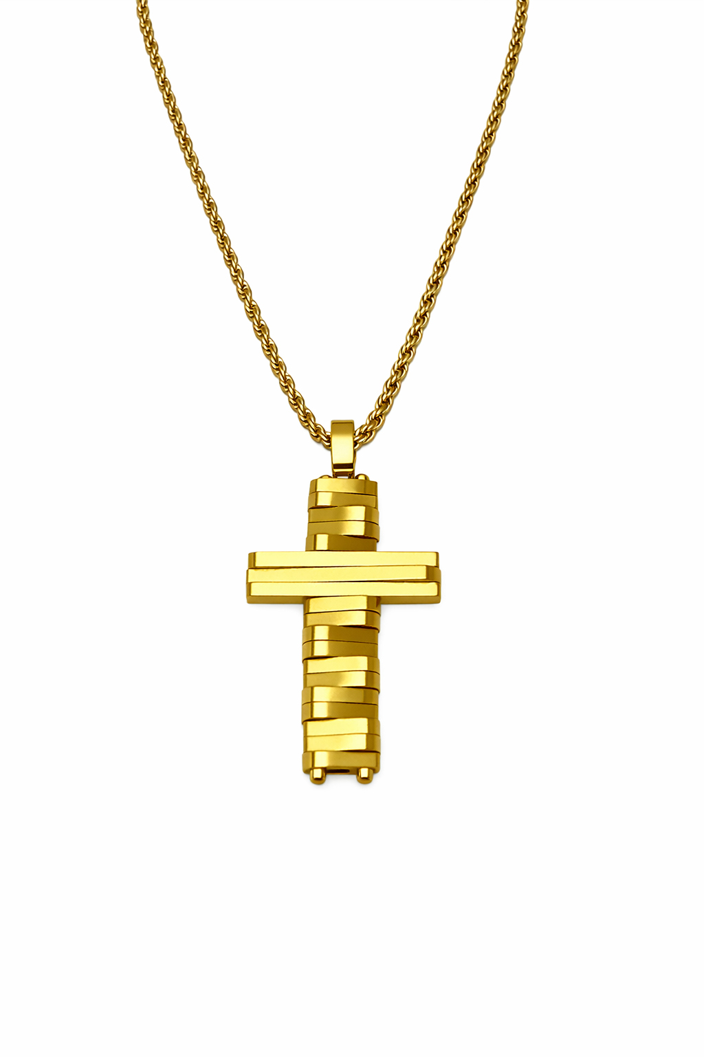 Colar dourado com pendente em forma de cruz
