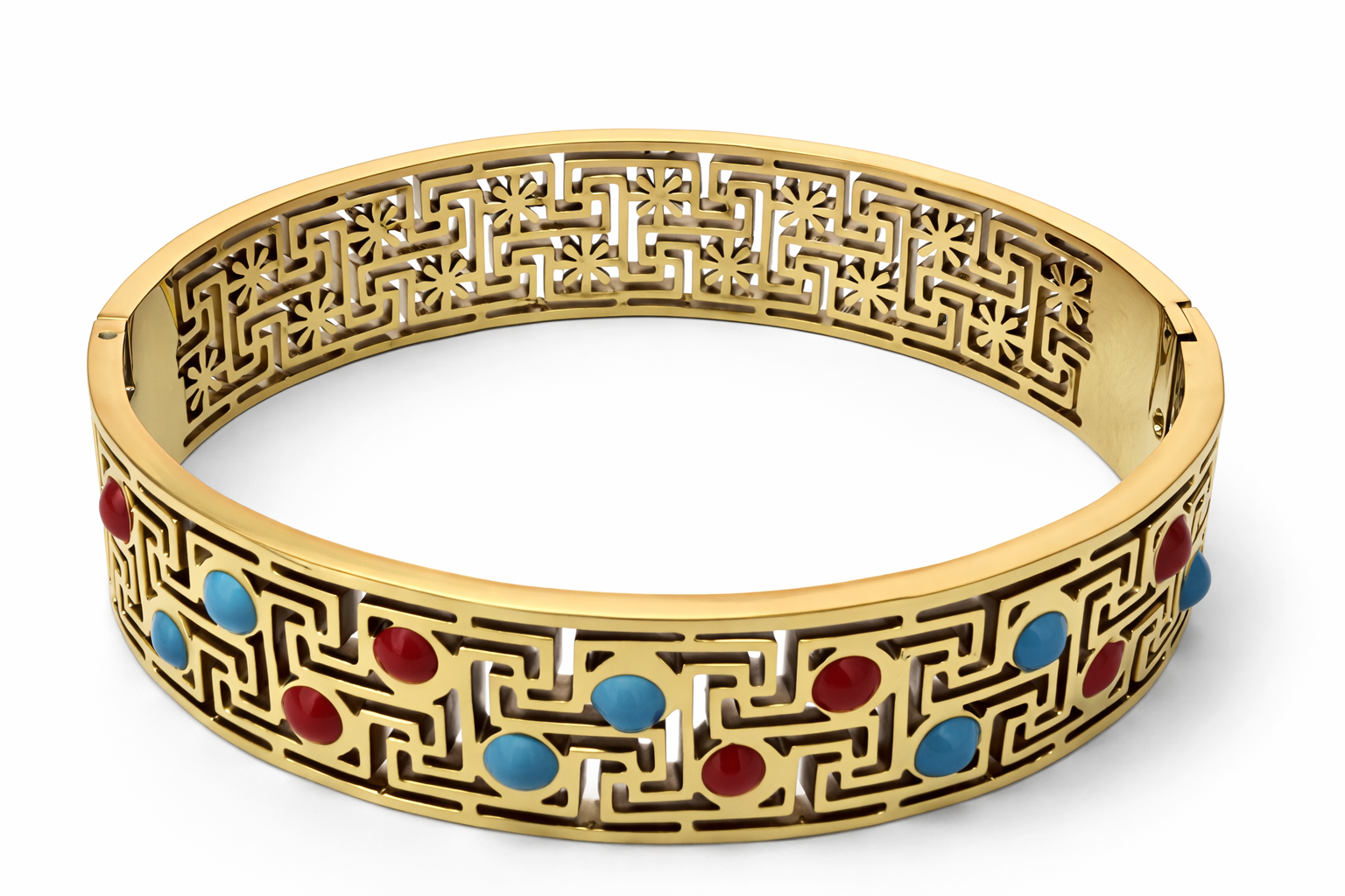 Pulseira dourada com pontos vermelhos e azuis e padrão geométrico