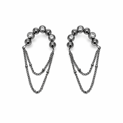 Argolas prateadas com esferas, pedras e cadeias suspensas