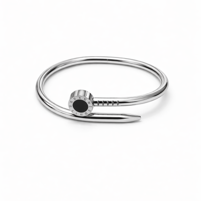 Pulseira em aço inoxidável prateado estilo prego com extremidade circular preta e algarismos romanos