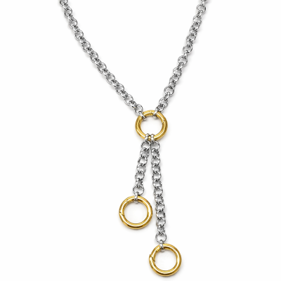 Colar de corrente prateada com argolas douradas