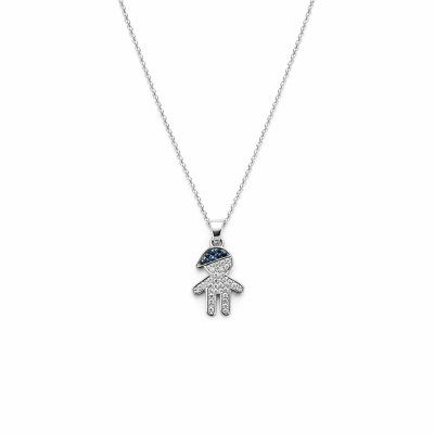 Colar prateado com pendente boneco decorado com pedras brancas e azuis