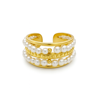 Anel dourado com pérolas e detalhes em relevo
