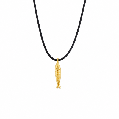 Colar com fio negro e pendente dourado em forma de peixe