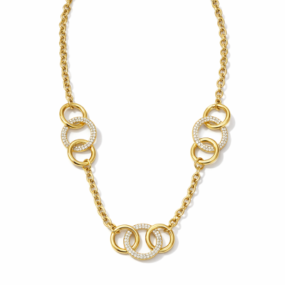 Colar dourado com elos interligados e cristais brilhantes em fundo branco