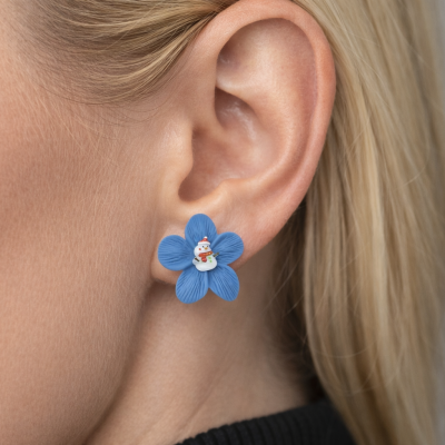 Brinco flor azul com boneco de neve
