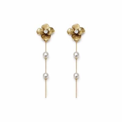 Brincos dourados com flor e pérolas brancas