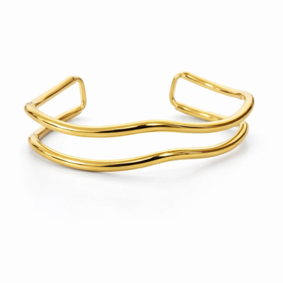 Bracelete metálico dourado com design ondulado