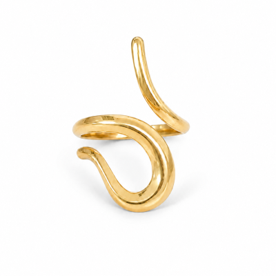 Anel dourado em metal brilhante com design aberto e curvo
