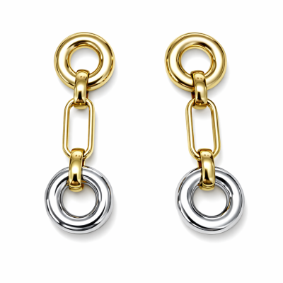 Brincos pendentes dourados e prateados em fundo branco