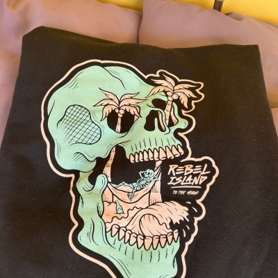 HOODIE&#x20;REBEL&#x20;ISLAND