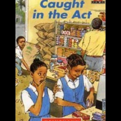 Capa do livro Caught in the Act com ilustração de crianças e adultos numa mercearia