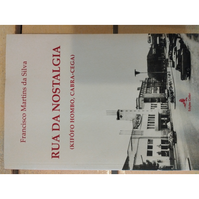 Capa de livro com título e fotografia antiga de rua em preto e branco