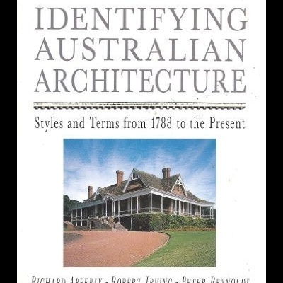 Capa de livro sobre arquitetura australiana com foto de casa tradicional