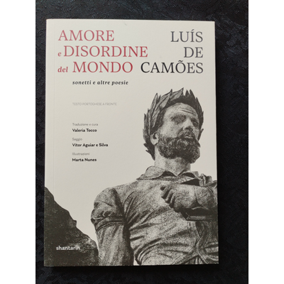 Capa do livro Amore e Disordine del Mondo com imagem em relevo de uma estátua masculina