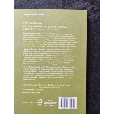 Contra-capa de livro verde com texto em português e código de barras