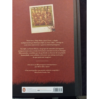 Contra-capa de livro com texto descritivo, fotografia antiga e código de barras