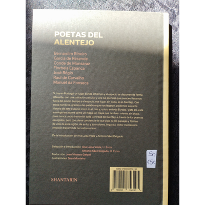 Capa traseira de livro POETAS DEL ALENTEJO com texto dourado e branco, preço 15€ e código de barras