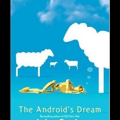 Capa de livro azul com ilustração de ovelhas brancas e androide dourado deitado, texto The Androids Dream John Scalzi