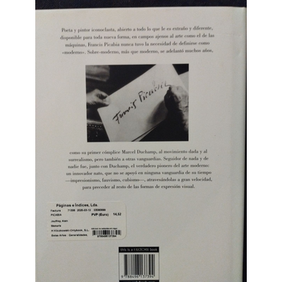 Parte traseira do livro com texto em espanhol, fotografia a preto e branco e autocolante de livraria
